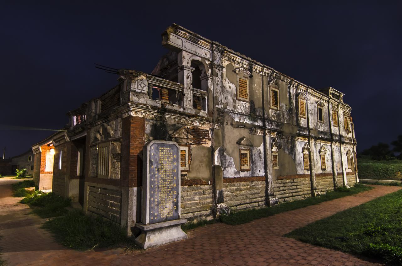 Beishan Old Western Style Hostel Jinning Экстерьер фото