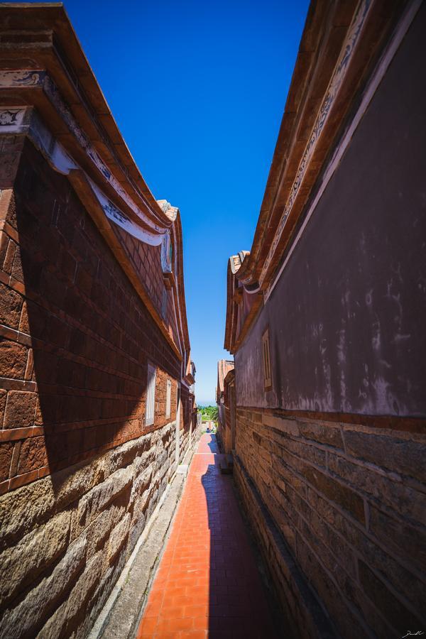 Beishan Old Western Style Hostel Jinning Экстерьер фото