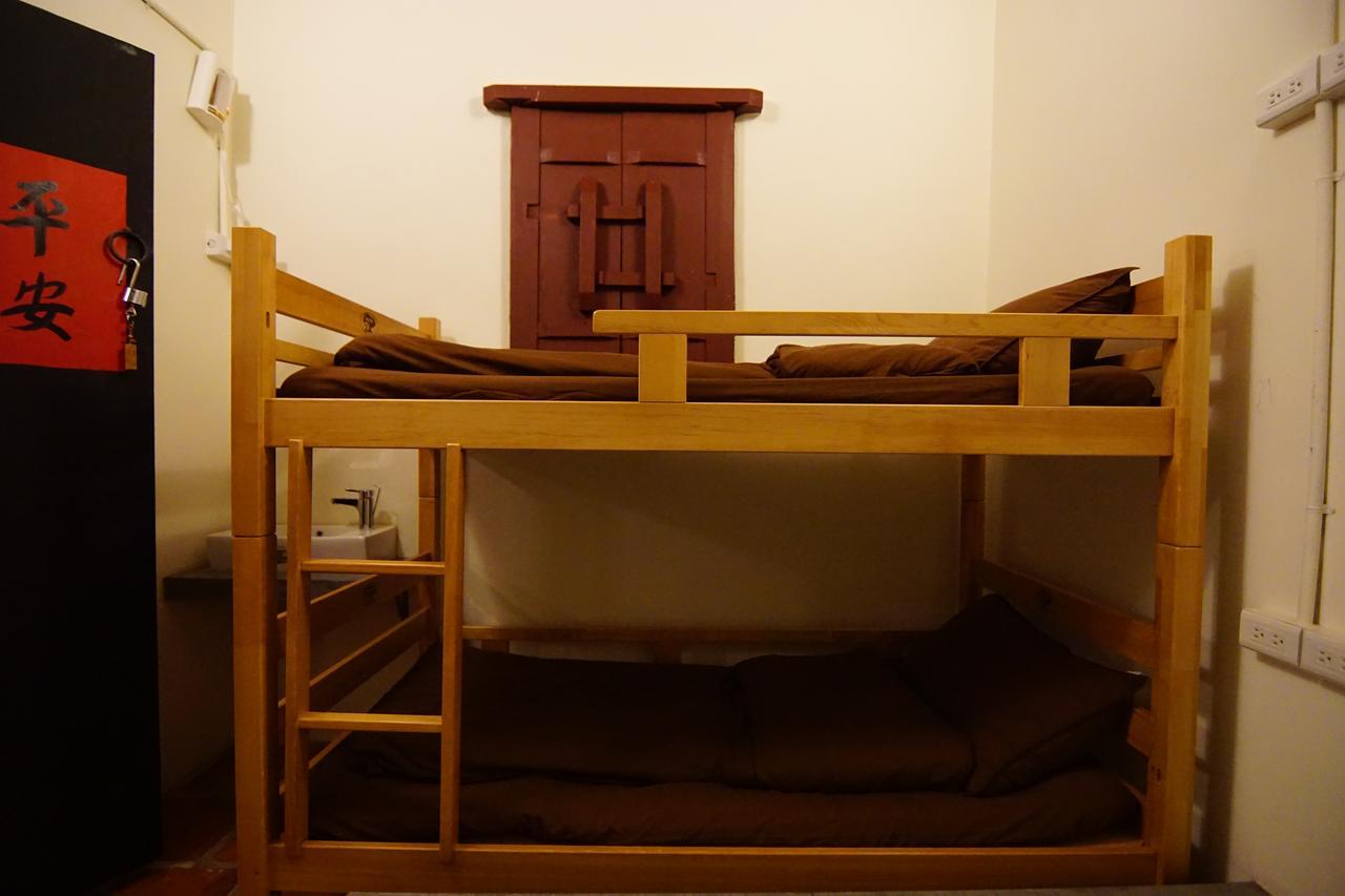 Beishan Old Western Style Hostel Jinning Экстерьер фото