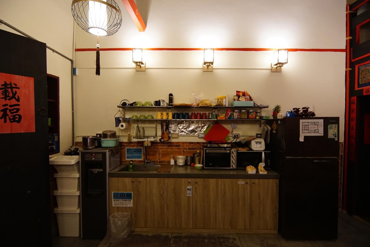 Beishan Old Western Style Hostel Jinning Экстерьер фото