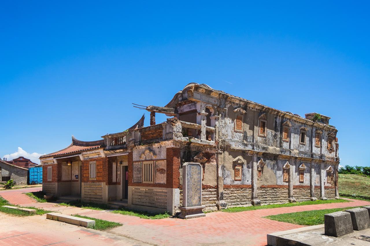 Beishan Old Western Style Hostel Jinning Экстерьер фото